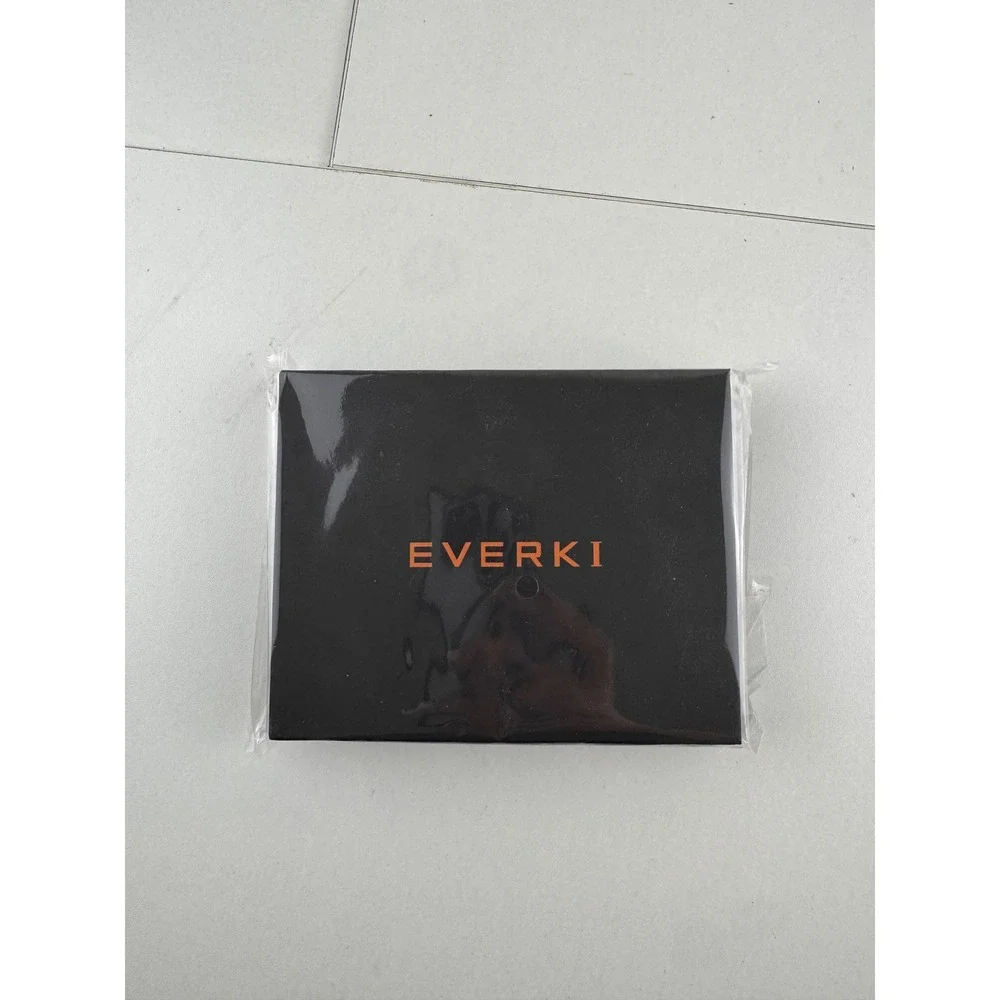 NWT EVERKI RFID Blocking Slim Wallet for cards coins and bills‎ Leather